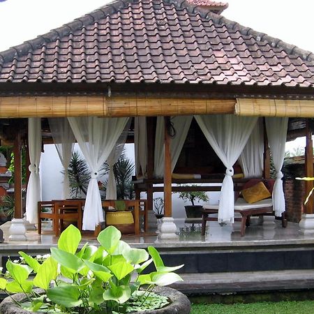 Puri Ayu Hotel Canggu  Exterior photo