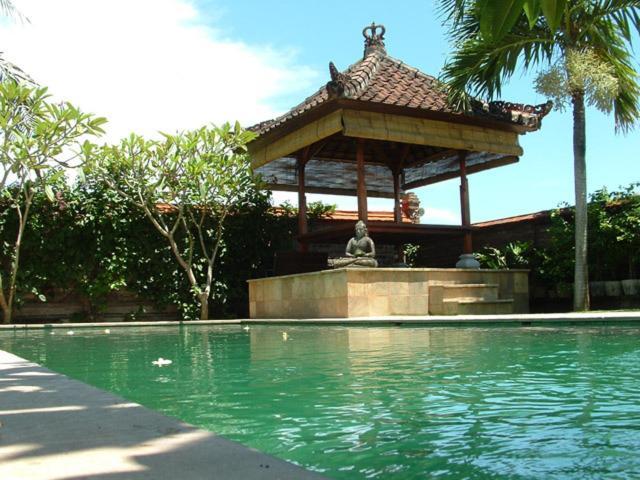 Puri Ayu Hotel Canggu  Exterior photo