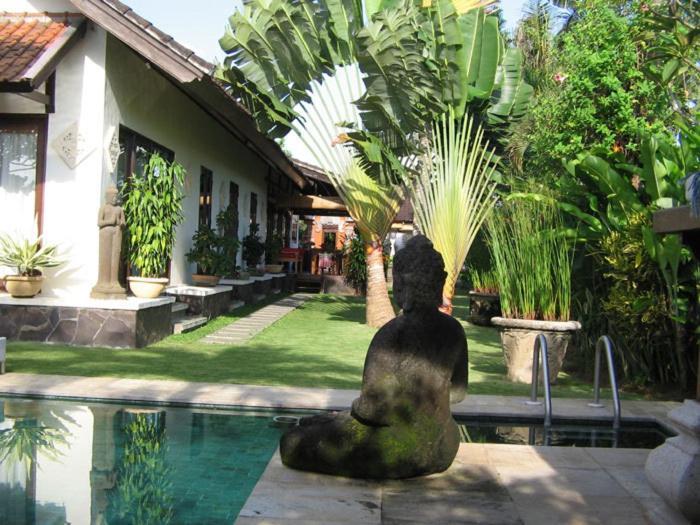 Puri Ayu Hotel Canggu  Exterior photo